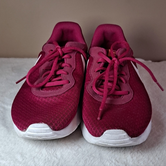 Nike Shoes - Nike Lace Up Running Shoes Fuscia/White Sz 10